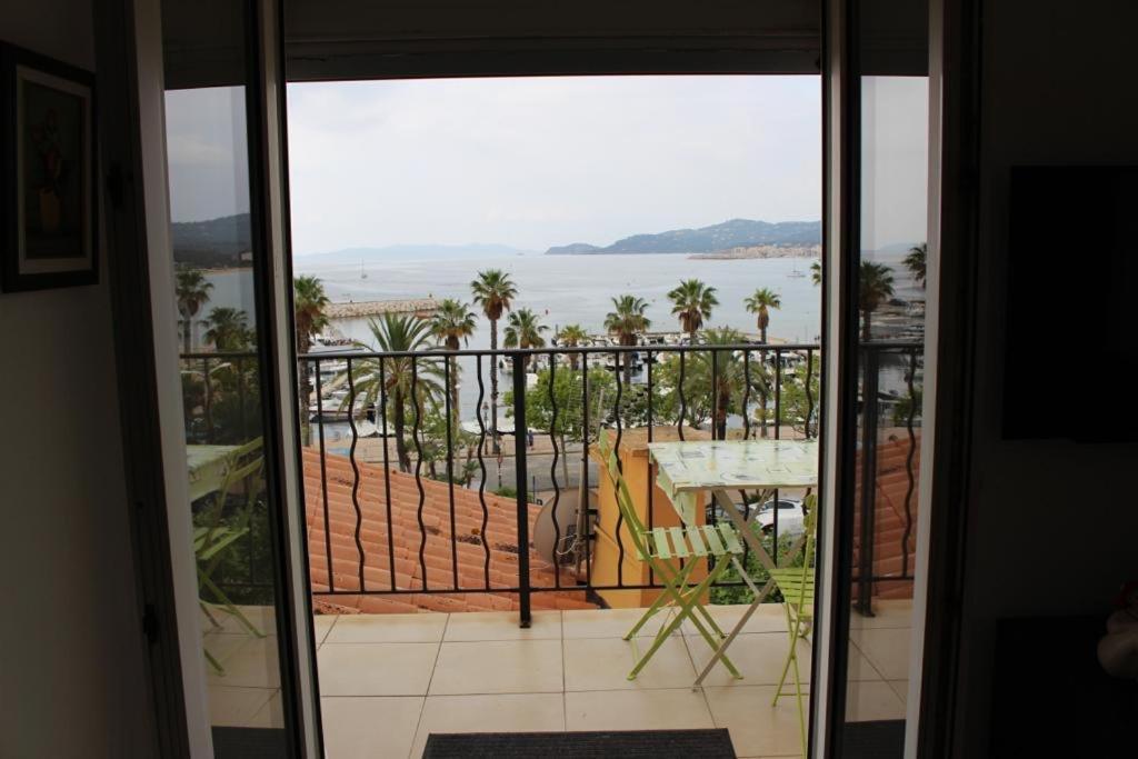 T2 Coquet Le Lavandou Plein Centre Vue Mer Exceptionnelle. Lägenhet Exteriör bild